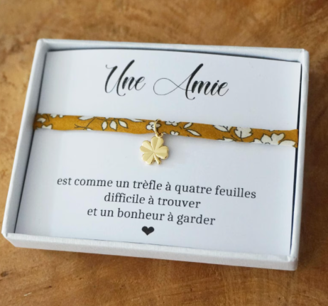 Bracelet Liberty avec Trèfle Doré – Cadeau Personnalisé pour une Amie